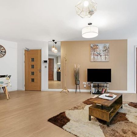 Modern 1 Bedroom Apartment In Woking Town Centre מראה חיצוני תמונה