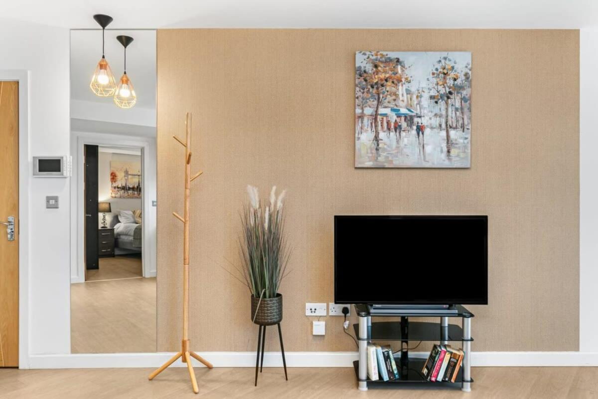 Modern 1 Bedroom Apartment In Woking Town Centre מראה חיצוני תמונה