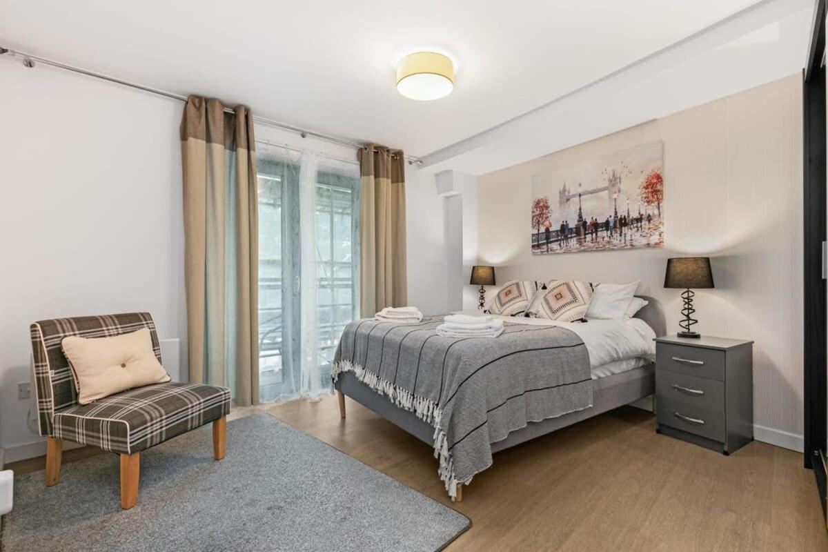Modern 1 Bedroom Apartment In Woking Town Centre מראה חיצוני תמונה