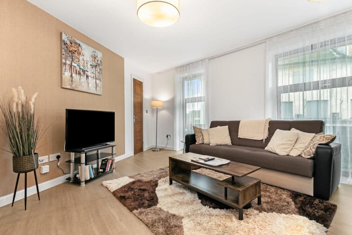 Modern 1 Bedroom Apartment In Woking Town Centre מראה חיצוני תמונה