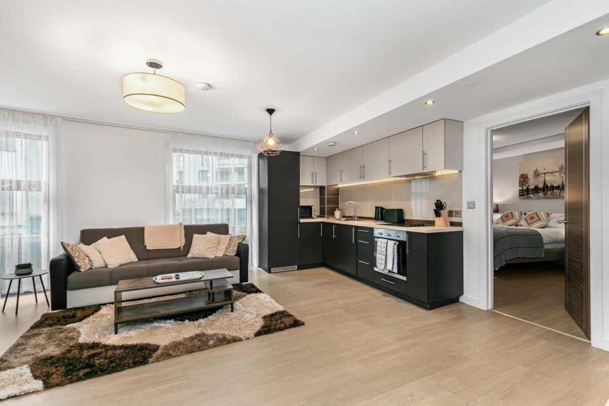 Modern 1 Bedroom Apartment In Woking Town Centre מראה חיצוני תמונה
